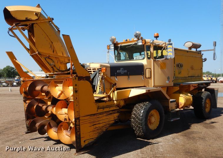 image for item DL6287 1989 Oshkosh P-2525-SP  snow blower truck