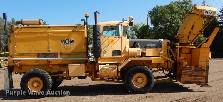 image for item DL6287 1989 Oshkosh P-2525-SP  snow blower truck