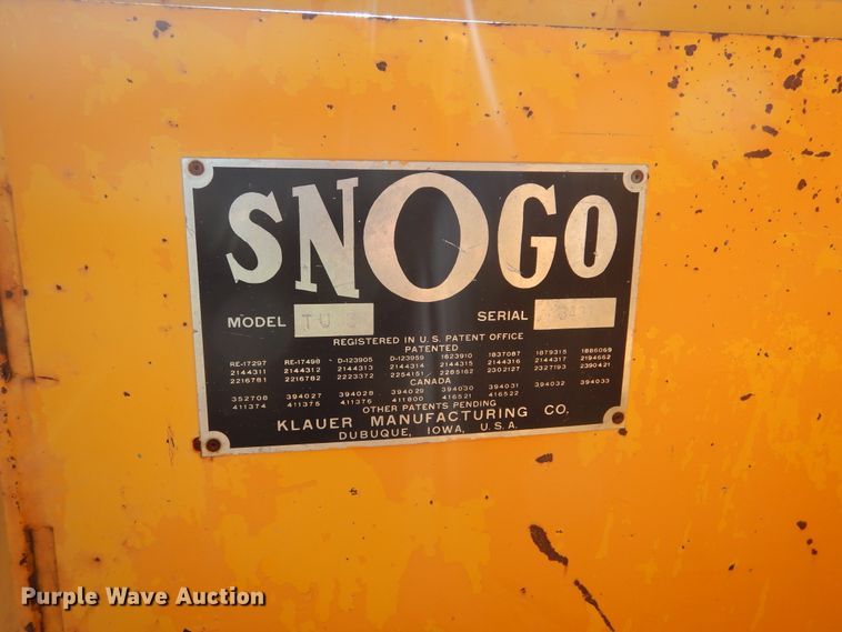 image for item DL6287 1989 Oshkosh P-2525-SP  snow blower truck