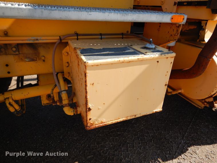 image for item DL6287 1989 Oshkosh P-2525-SP  snow blower truck