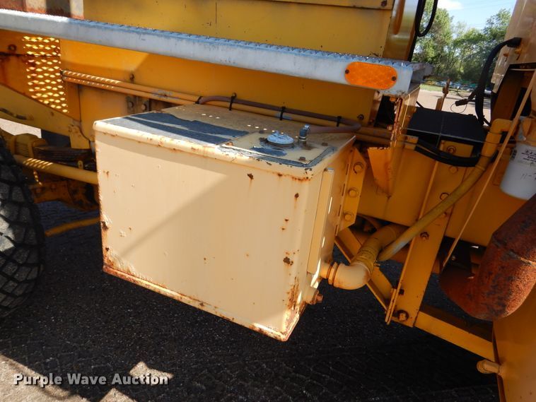 image for item DL6287 1989 Oshkosh P-2525-SP  snow blower truck