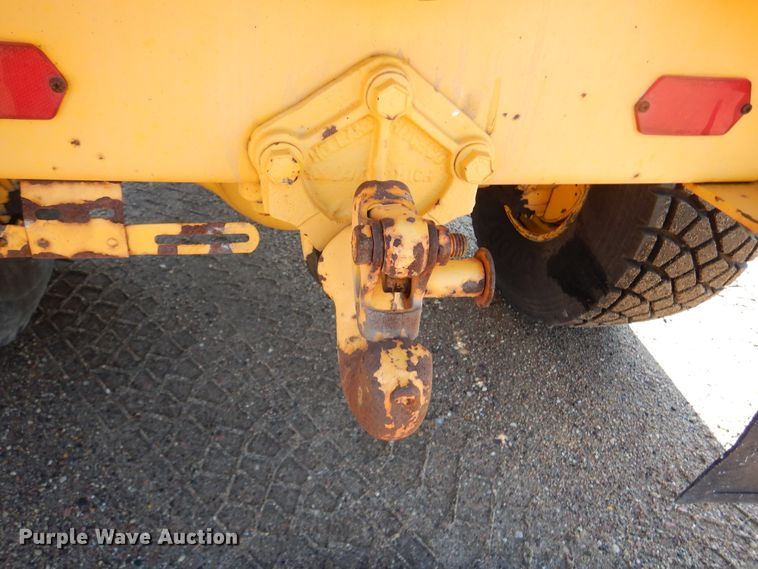 image for item DL6287 1989 Oshkosh P-2525-SP  snow blower truck