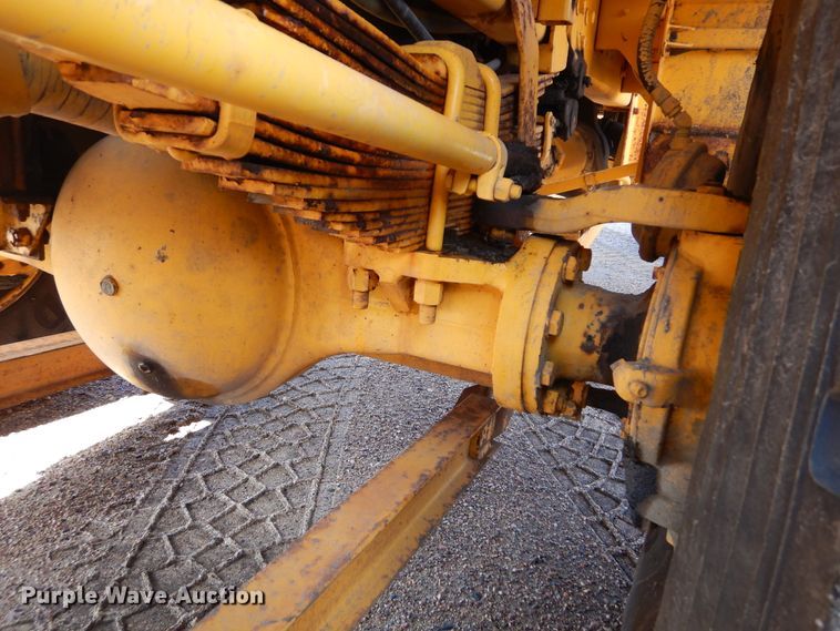 image for item DL6287 1989 Oshkosh P-2525-SP  snow blower truck