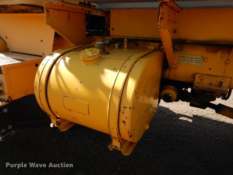 image for item DL6287 1989 Oshkosh P-2525-SP  snow blower truck