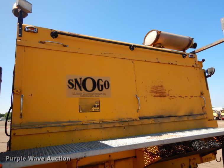 image for item DL6287 1989 Oshkosh P-2525-SP  snow blower truck