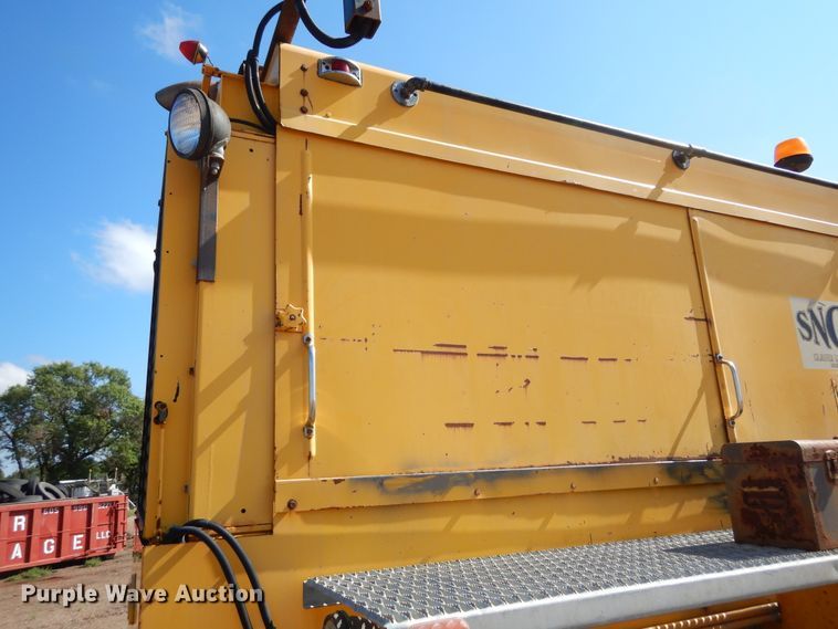 image for item DL6287 1989 Oshkosh P-2525-SP  snow blower truck