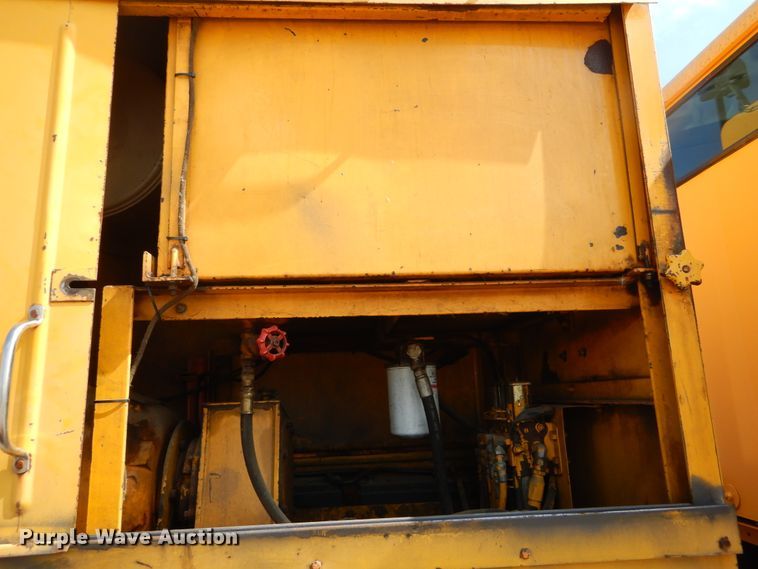 image for item DL6287 1989 Oshkosh P-2525-SP  snow blower truck