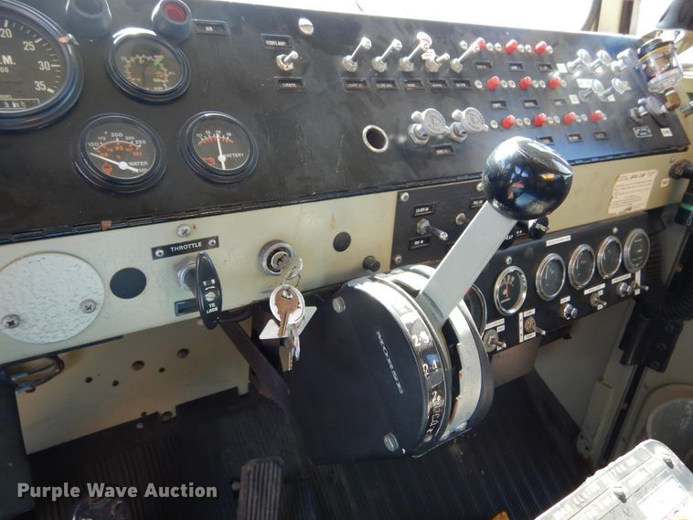 image for item DL6287 1989 Oshkosh P-2525-SP  snow blower truck