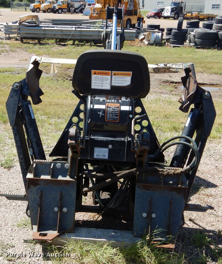 image for item DL6289 2001 Edge  skid steer backhoe