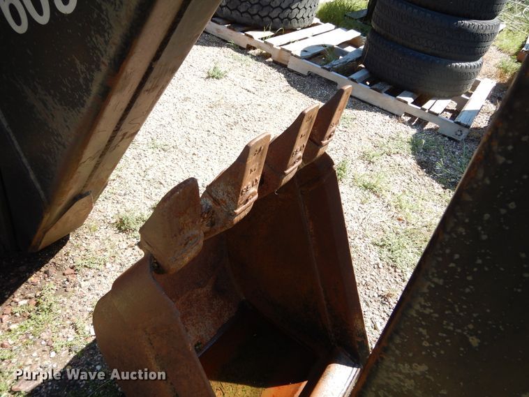 image for item DL6289 2001 Edge  skid steer backhoe