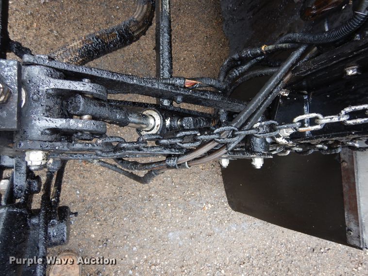 image for item DL6315 1992 International 4900  oil distributor truck