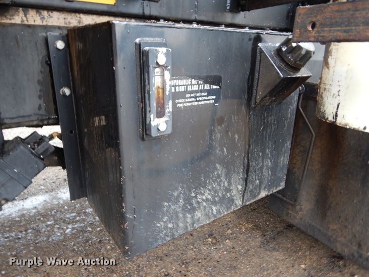 image for item DL6315 1992 International 4900  oil distributor truck