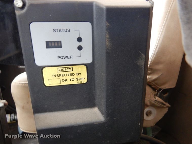 image for item DL6315 1992 International 4900  oil distributor truck