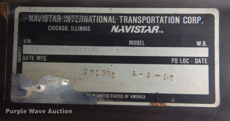 image for item DL6315 1992 International 4900  oil distributor truck