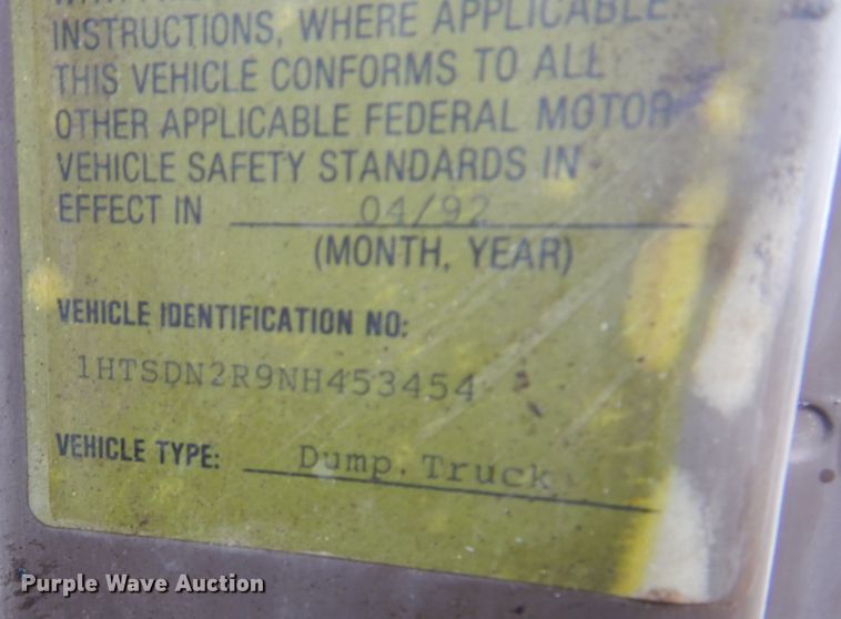 image for item DL6315 1992 International 4900  oil distributor truck