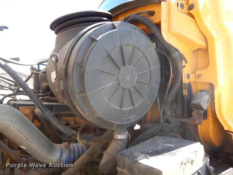 image for item DL6316 2005 Sterling LT9500  dump truck