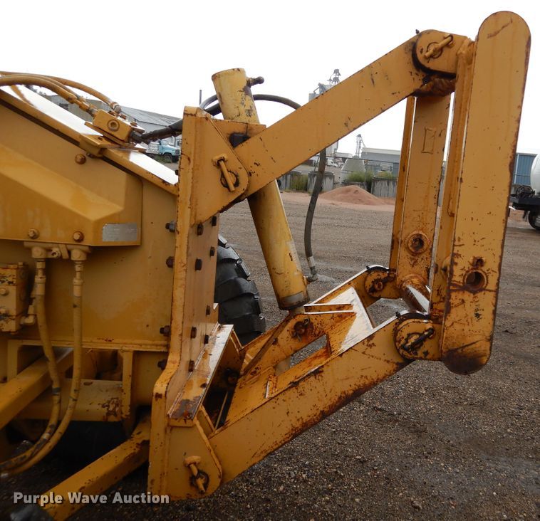 image for item DL6318 1984 Caterpillar 140G  motor grader