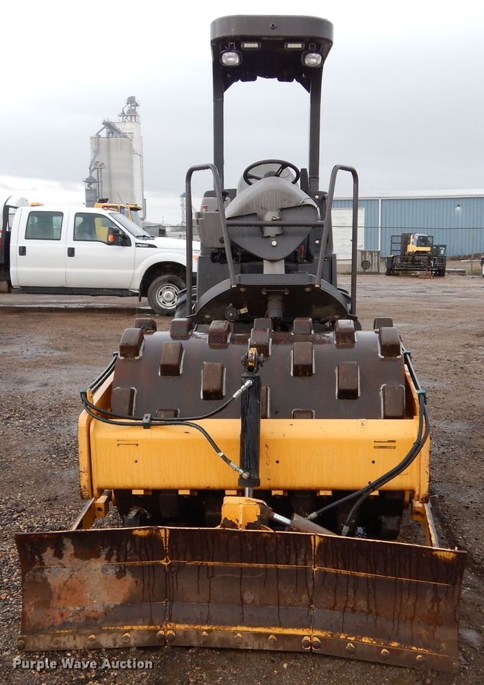 image for item DL6319 2010 Volvo SD45F  single drum vibratory roller