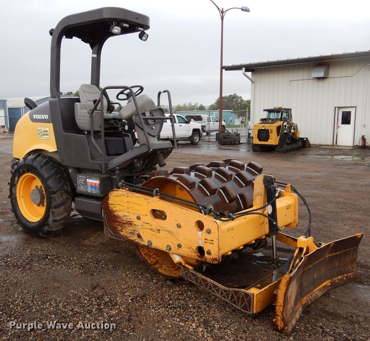 image for item DL6319 2010 Volvo SD45F  single drum vibratory roller