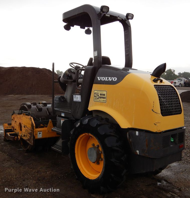 image for item DL6319 2010 Volvo SD45F  single drum vibratory roller