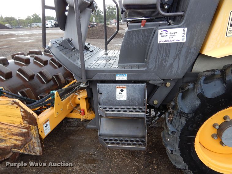 image for item DL6319 2010 Volvo SD45F  single drum vibratory roller