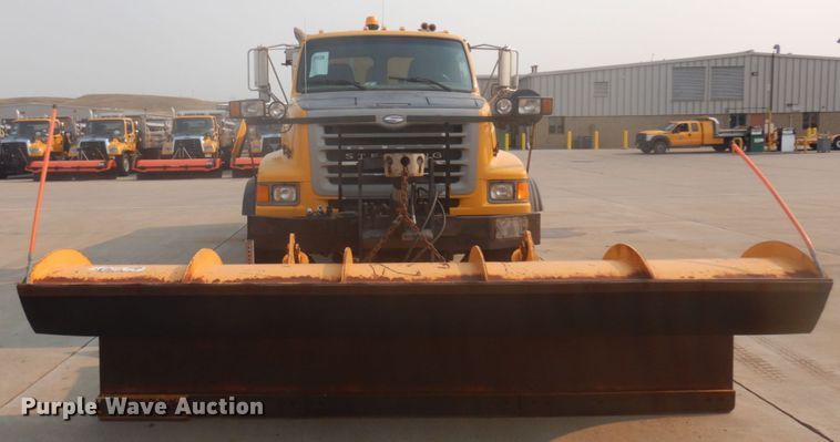 image for item JZ9849 2001 Sterling LT9500  dump truck