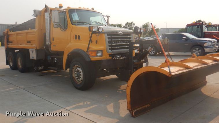 image for item JZ9849 2001 Sterling LT9500  dump truck