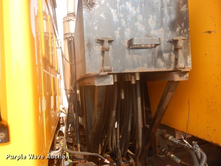 image for item JZ9849 2001 Sterling LT9500  dump truck