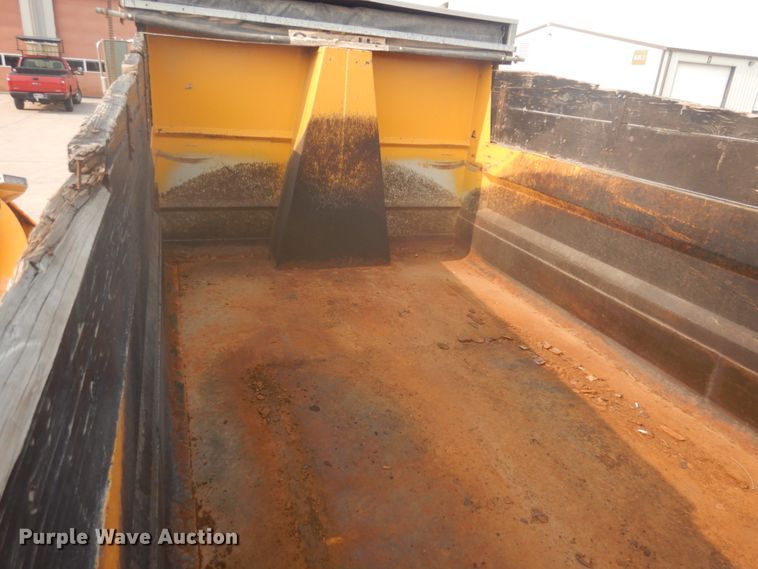 image for item JZ9849 2001 Sterling LT9500  dump truck