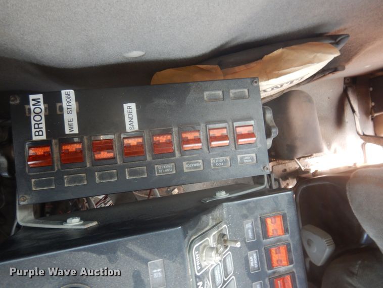 image for item JZ9849 2001 Sterling LT9500  dump truck