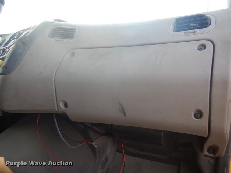 image for item JZ9849 2001 Sterling LT9500  dump truck