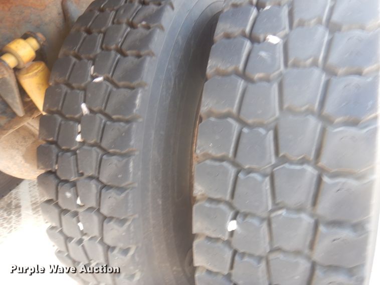 image for item JZ9849 2001 Sterling LT9500  dump truck