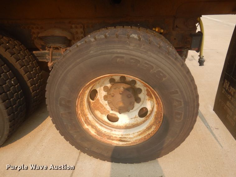 image for item JZ9849 2001 Sterling LT9500  dump truck