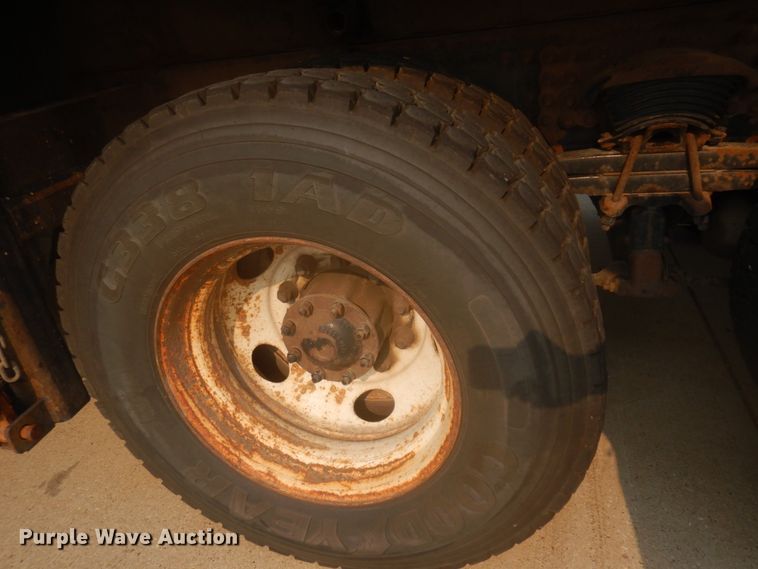 image for item JZ9849 2001 Sterling LT9500  dump truck