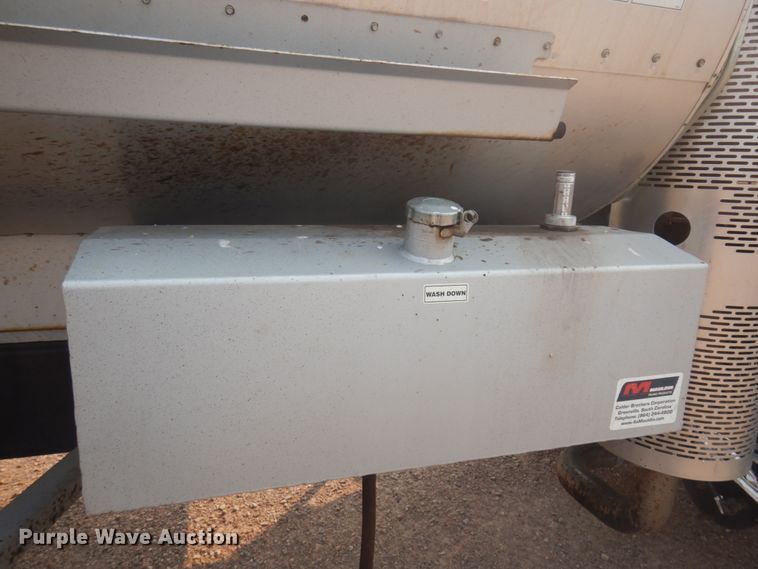 image for item JZ9851 2012 International WorkStar 7400  oil distributor truck