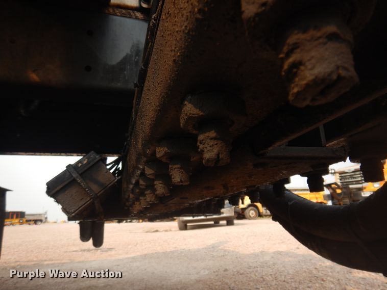 image for item JZ9851 2012 International WorkStar 7400  oil distributor truck