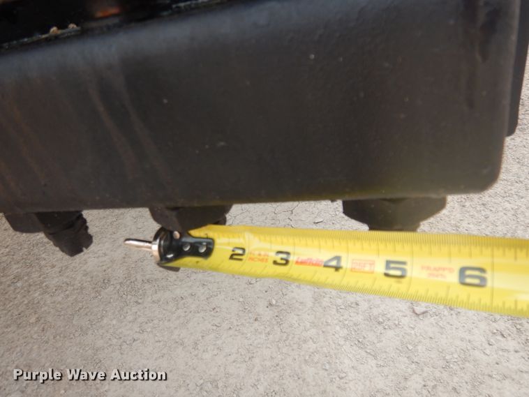 image for item JZ9851 2012 International WorkStar 7400  oil distributor truck