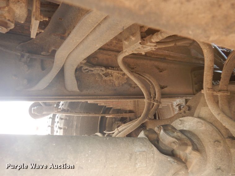 image for item JZ9851 2012 International WorkStar 7400  oil distributor truck