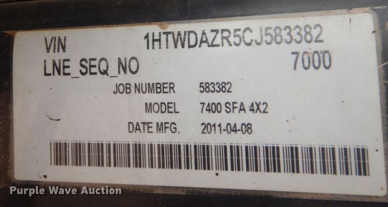 image for item JZ9851 2012 International WorkStar 7400  oil distributor truck