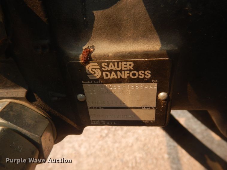 image for item JZ9851 2012 International WorkStar 7400  oil distributor truck