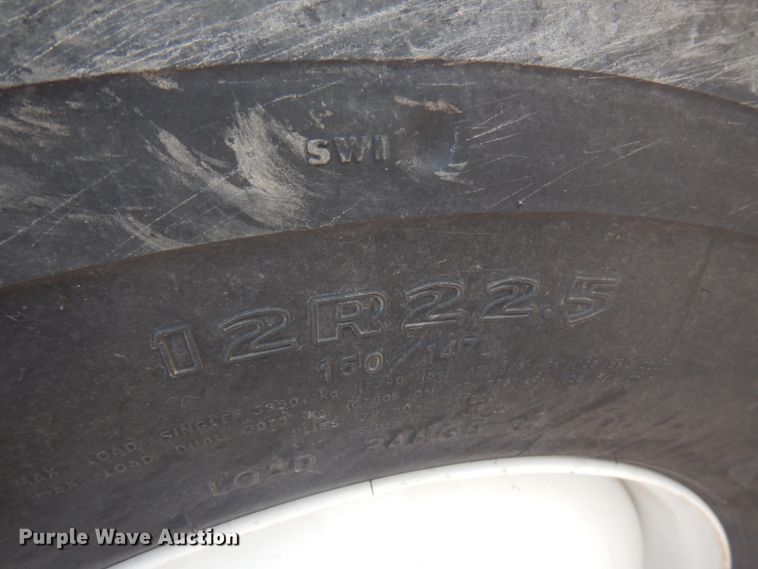 image for item JZ9851 2012 International WorkStar 7400  oil distributor truck