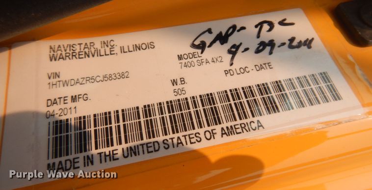 image for item JZ9851 2012 International WorkStar 7400  oil distributor truck