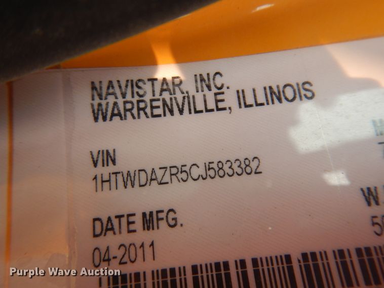 image for item JZ9851 2012 International WorkStar 7400  oil distributor truck