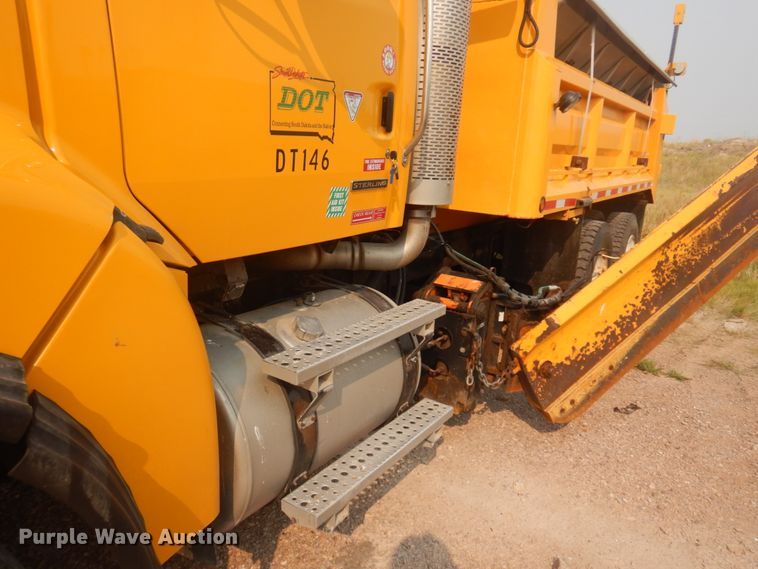 image for item JZ9853 2006 Sterling LT9500  dump truck