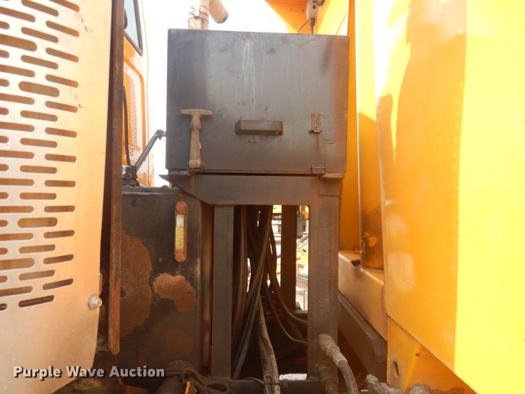 image for item JZ9853 2006 Sterling LT9500  dump truck