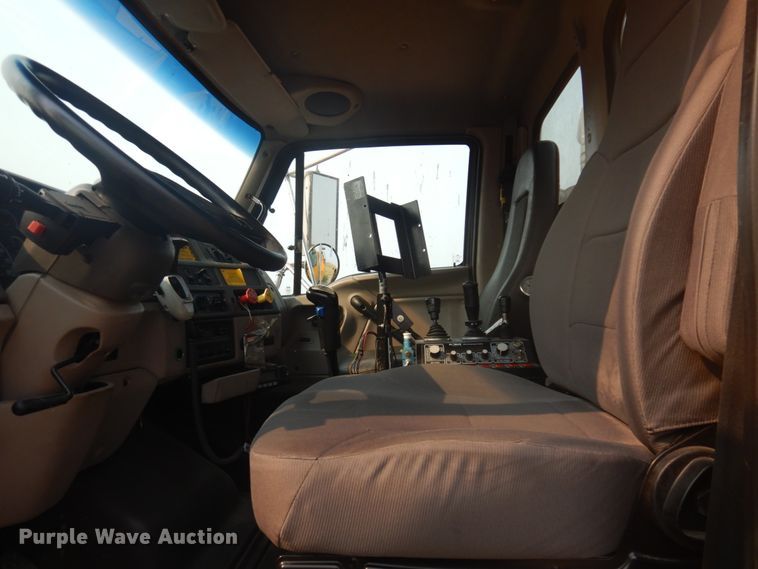 image for item JZ9853 2006 Sterling LT9500  dump truck