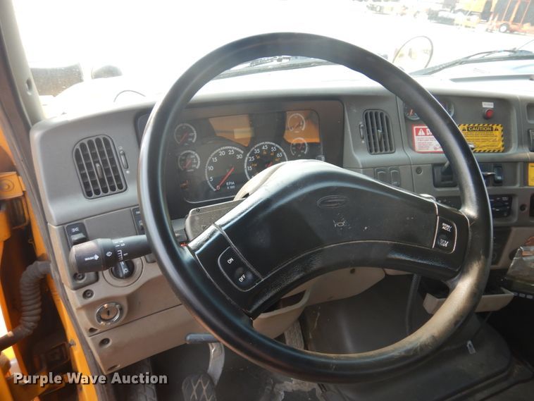 image for item JZ9853 2006 Sterling LT9500  dump truck