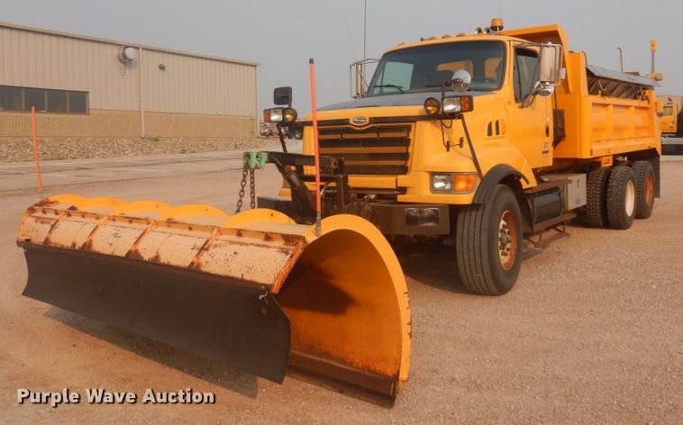 image for item JZ9855 2000 Sterling LT9500  dump truck