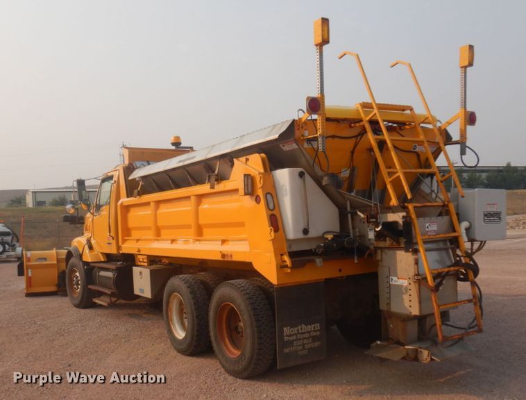 image for item JZ9855 2000 Sterling LT9500  dump truck