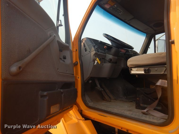 image for item JZ9855 2000 Sterling LT9500  dump truck